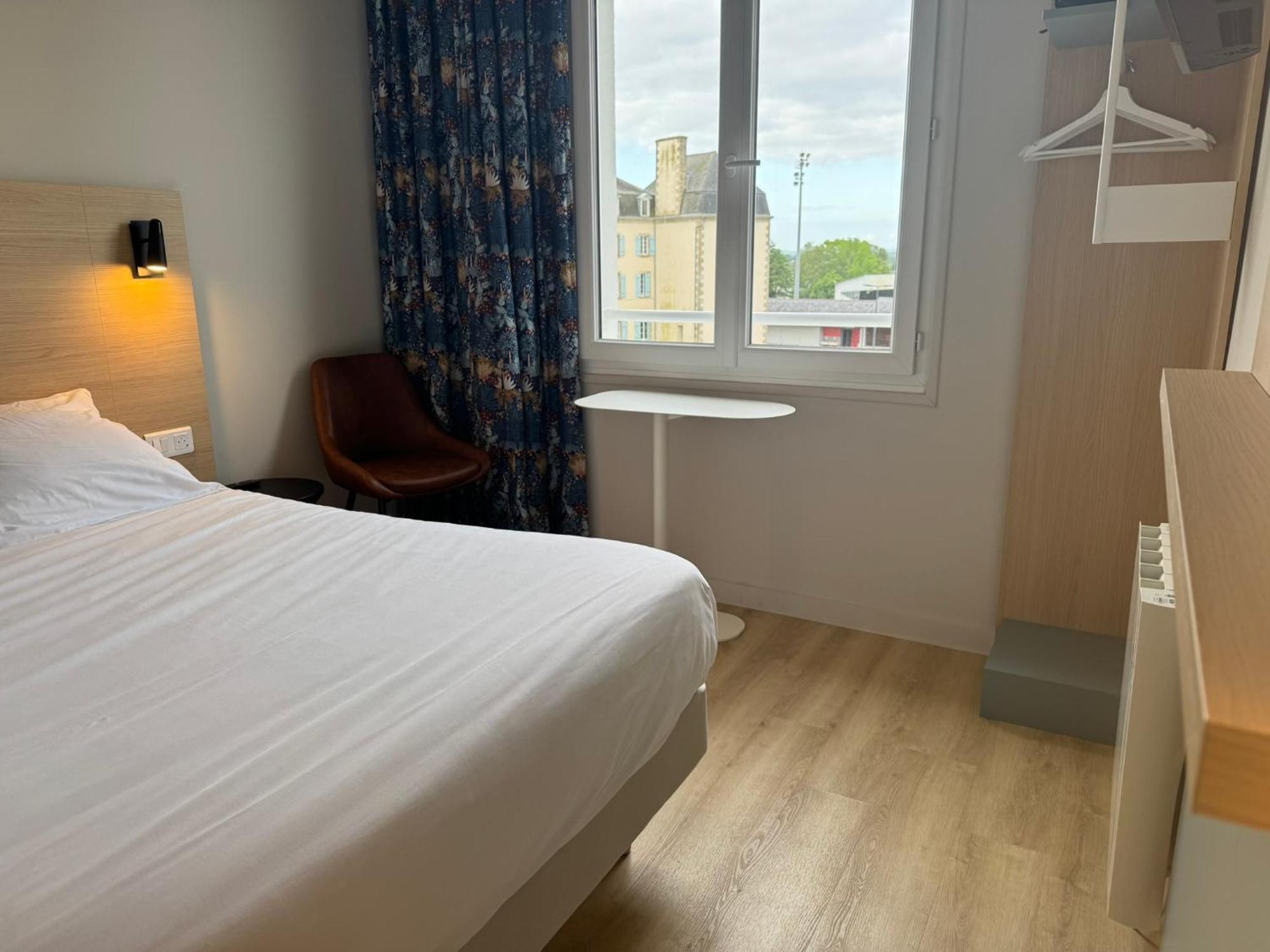 Karaez Hotel - Brithotel Carhaix Kültér fotó