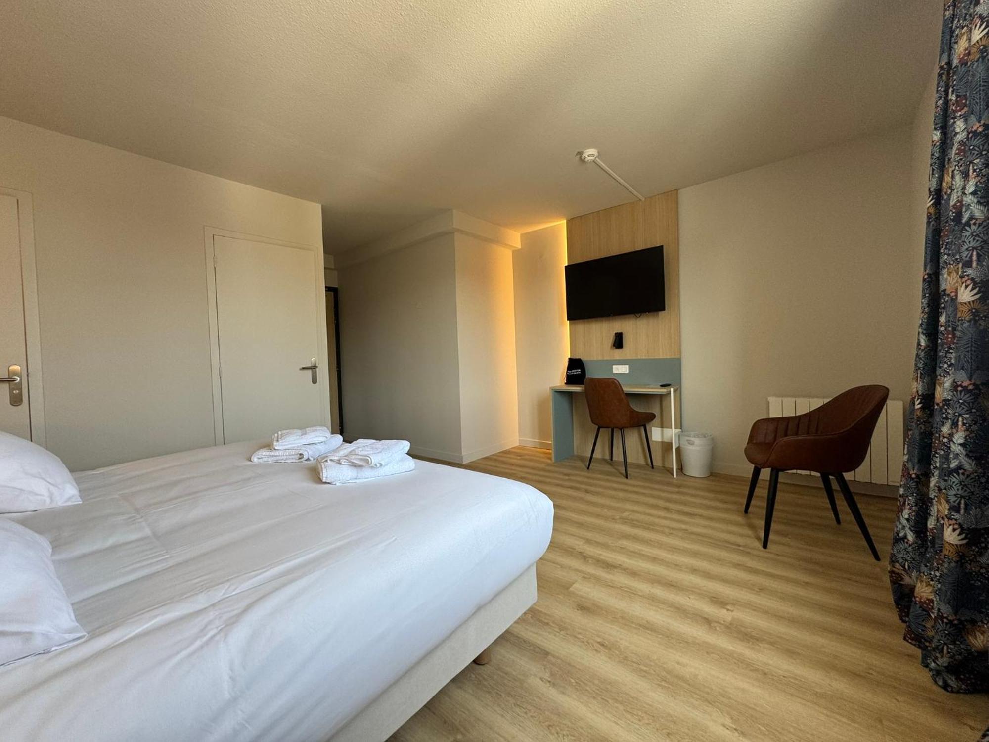 Karaez Hotel - Brithotel Carhaix Kültér fotó